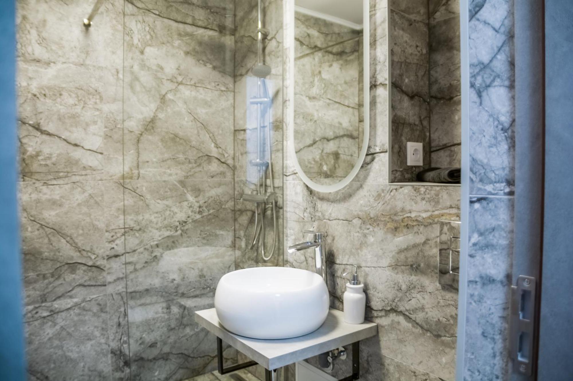 Garsoniera Anca Apartman Torda Kültér fotó